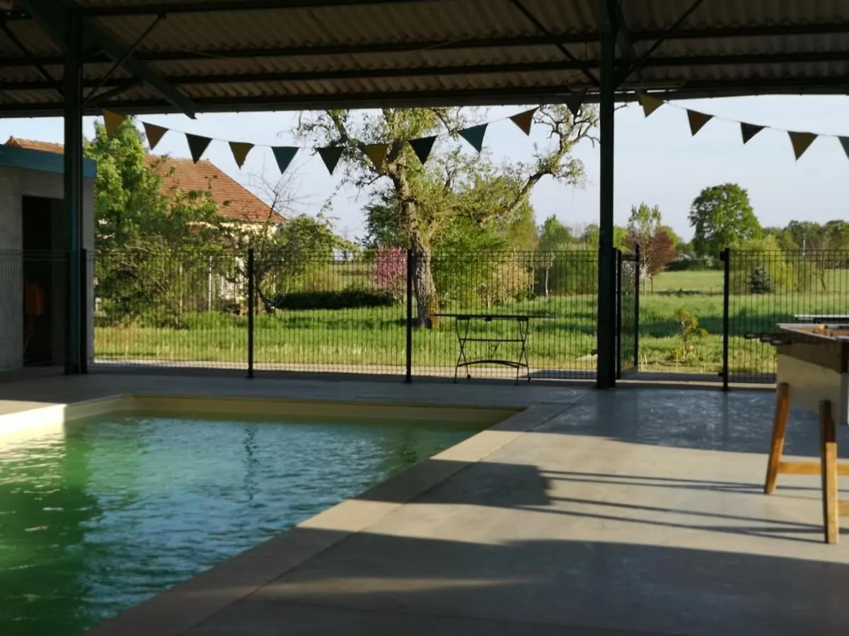 La Roulotte Magic ! Des Grillots Bed & Breakfast Beaulon 0*,  France