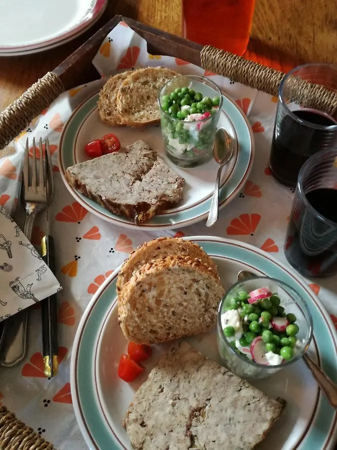 La Roulotte Magic ! Des Grillots Bed & Breakfast Beaulon France