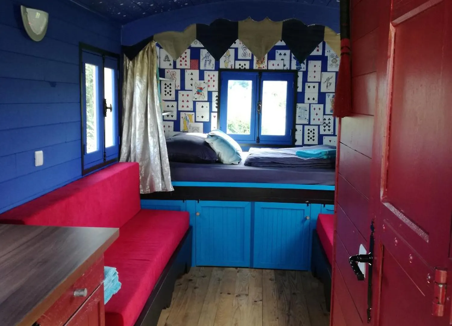 La Roulotte Magic ! Des Grillots Bed & Breakfast Beaulon