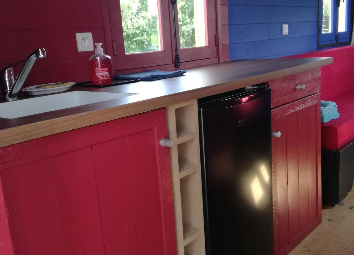 La Roulotte Magic ! Des Grillots Bed & Breakfast Beaulon 0*,