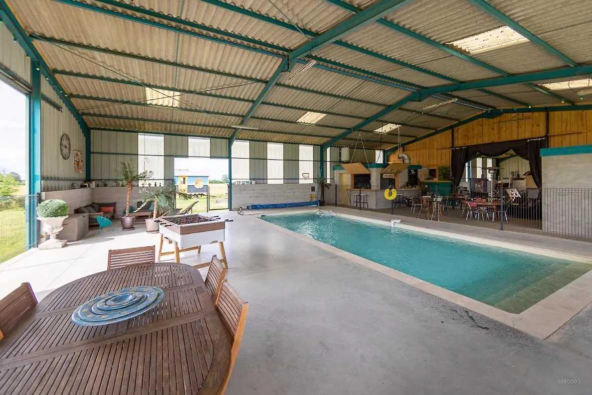 La Roulotte Magic ! Des Grillots Bed & Breakfast Beaulon