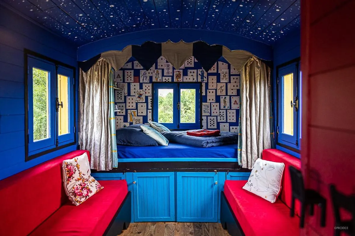 La Roulotte Magic ! Des Grillots Bed & Breakfast Beaulon France